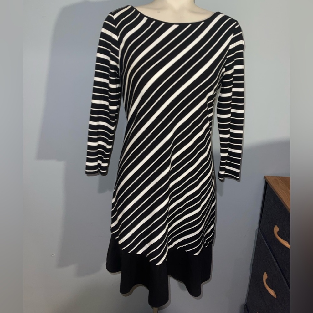 White House Black Market Black White Striped knee length Dress size Small